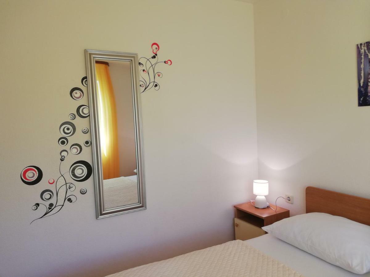 Apartmani Marija Primošten Esterno foto
