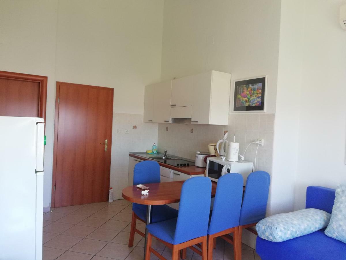 Apartmani Marija Primošten Esterno foto