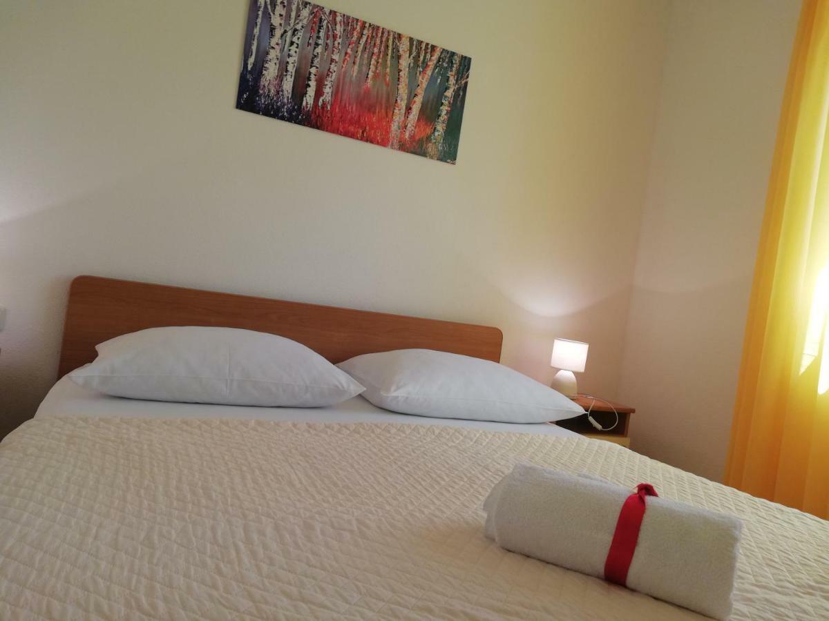 Apartmani Marija Primošten Esterno foto